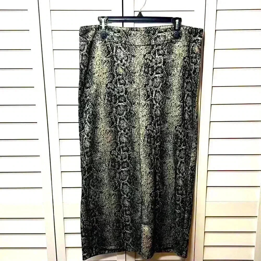 Soho Apparel Black & Gray Snake Print Wide Leg Pants
